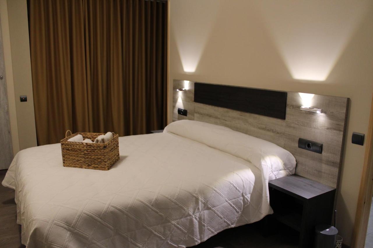 Ca L'Angels Hotel Prat de Comte Eksteriør billede